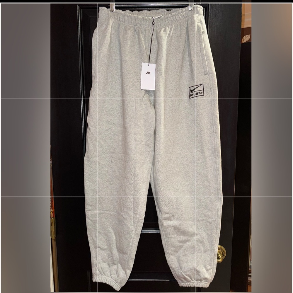 Stussy Nike sweatpants NEW never worn! Selling because they’re too big for me.